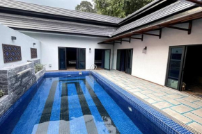 Charis Janda Baik Semi D Villa 6: 3 Bedroom + Pool